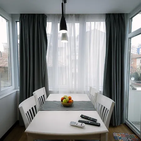 Διαμέρισμα Center *