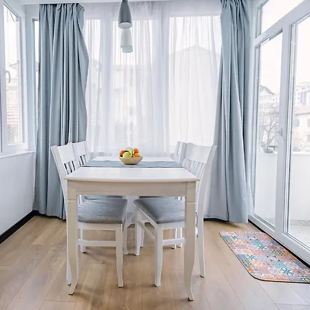 Center Διαμέρισμα *